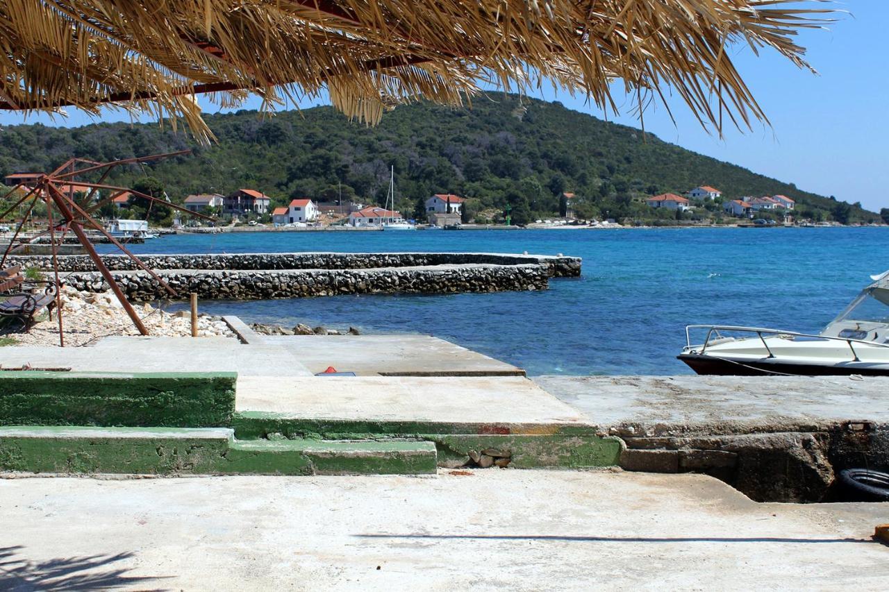 Apartments By The Sea Brgulje, Molat - 6241 Buitenkant foto