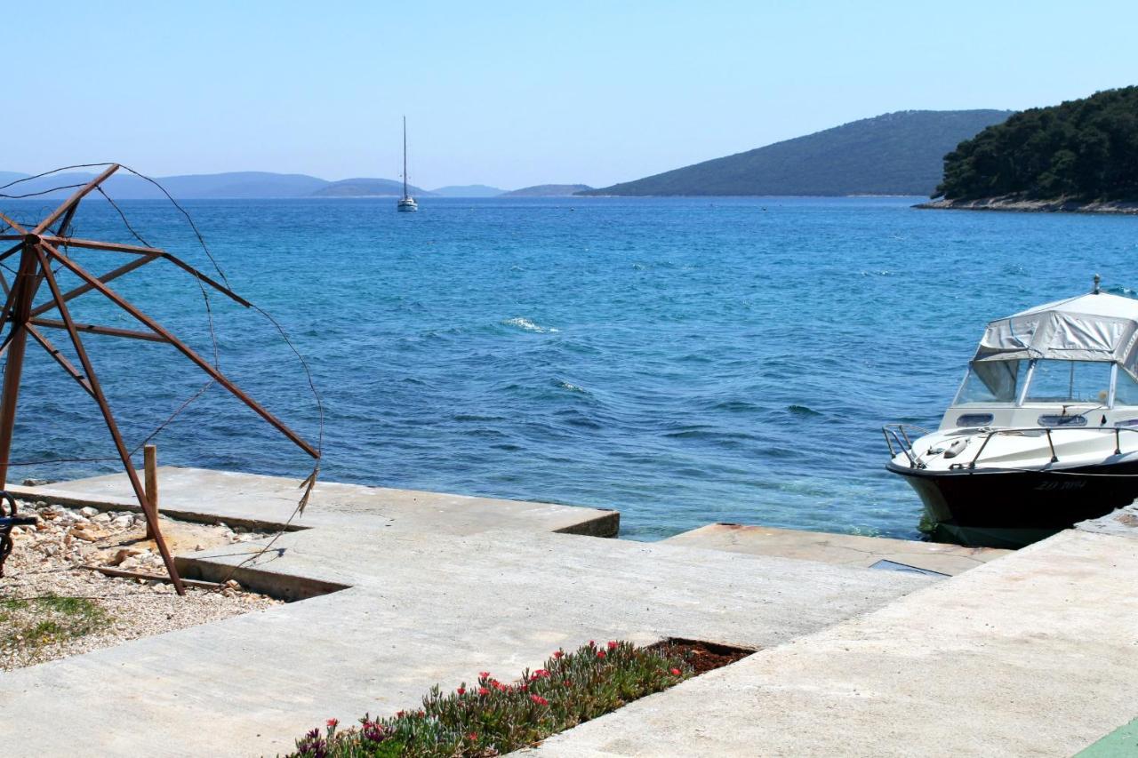 Apartments By The Sea Brgulje, Molat - 6241 Buitenkant foto