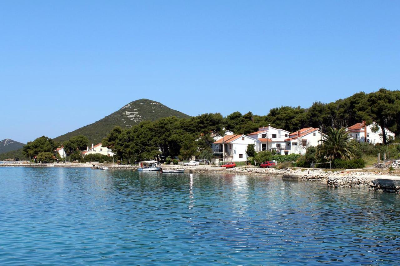 Apartments By The Sea Brgulje, Molat - 6241 Buitenkant foto