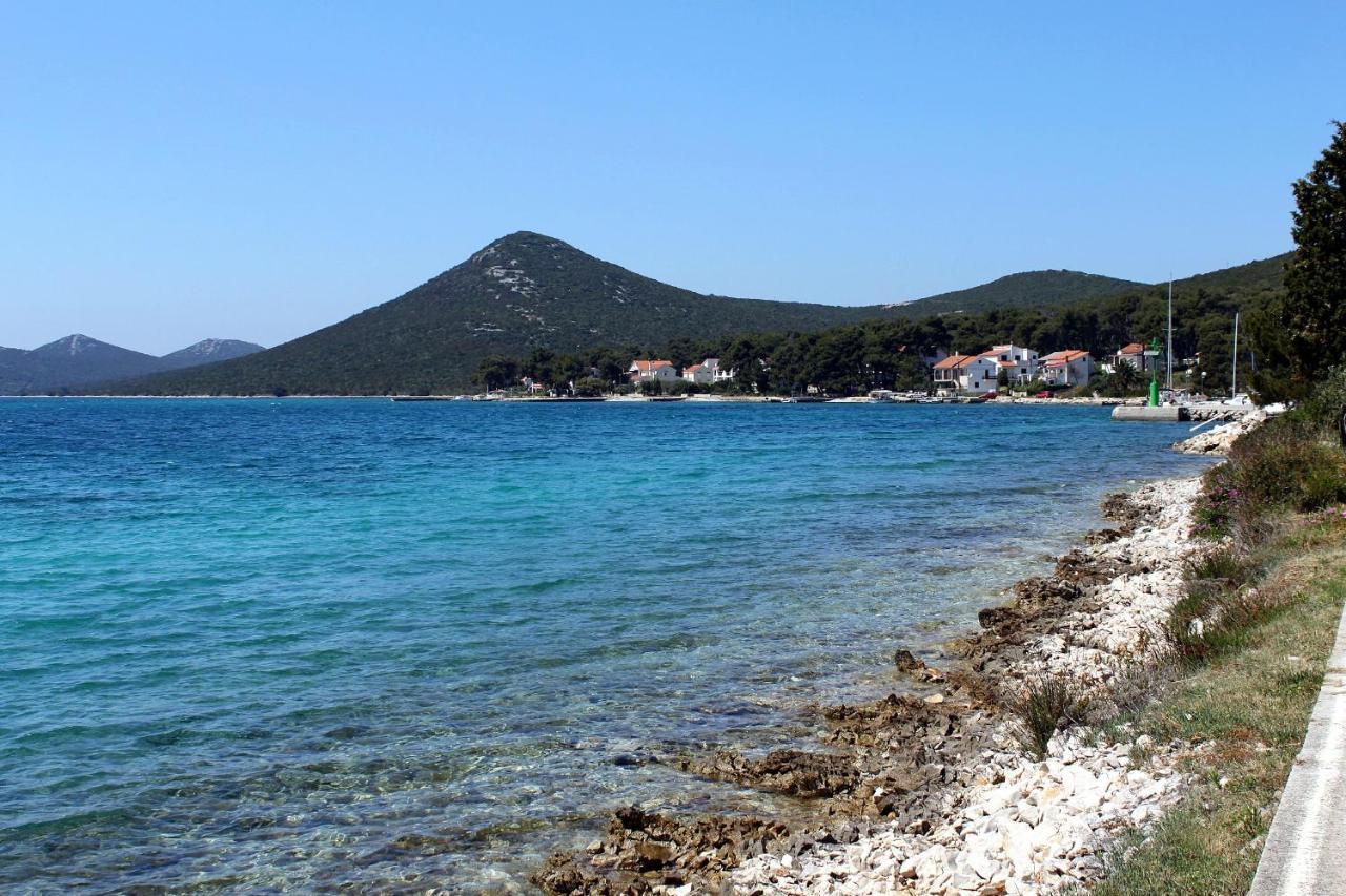 Apartments By The Sea Brgulje, Molat - 6241 Buitenkant foto