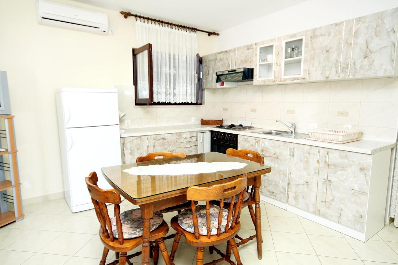 Apartments By The Sea Brgulje, Molat - 6241 Buitenkant foto